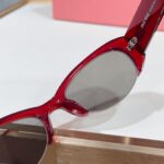 ⁦Miu Miu sunglasses⁩ – תמונה ⁦3⁩