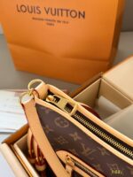 ⁦Louis Vuitton LINEUP Bag⁩ – תמונה ⁦5⁩