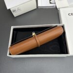 ⁦CELINE WALLET 10.2×7.5×2.5cm⁩ – תמונה ⁦4⁩