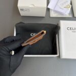 ⁦CELINE CARD HOLDER 11×7.5×2cm⁩ – תמונה ⁦4⁩