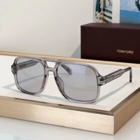 TOM FORD