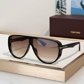 TOM FORD
