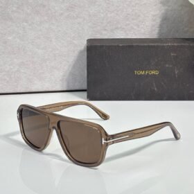 TOM FORD