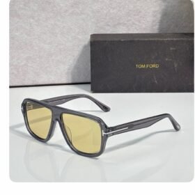 TOM FORD