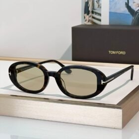 TOM FORD