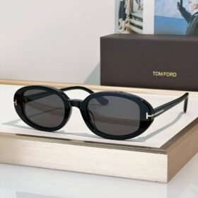 TOM FORD
