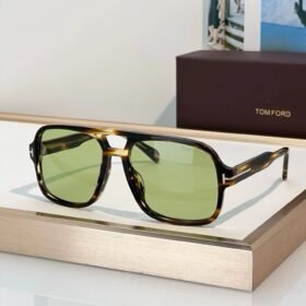 TOM FORD