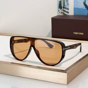 TOM FORD