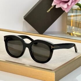 TOM FORD