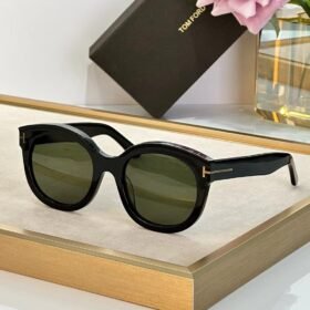 TOM FORD
