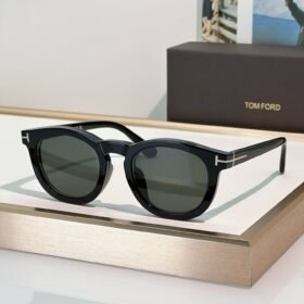 TOM FORD