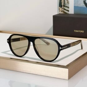 TOM FORD