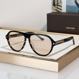 TOM FORD
