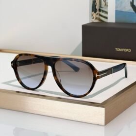 TOM FORD