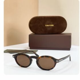 TOM FORD