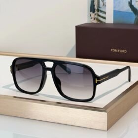TOM FORD