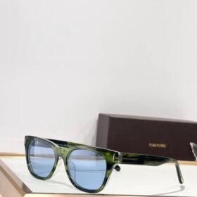 TOM FORD