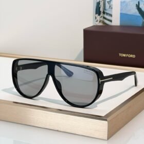 TOM FORD