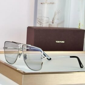 TOM FORD