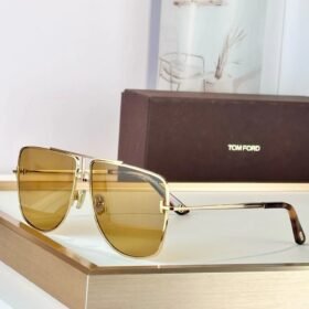 TOM FORD